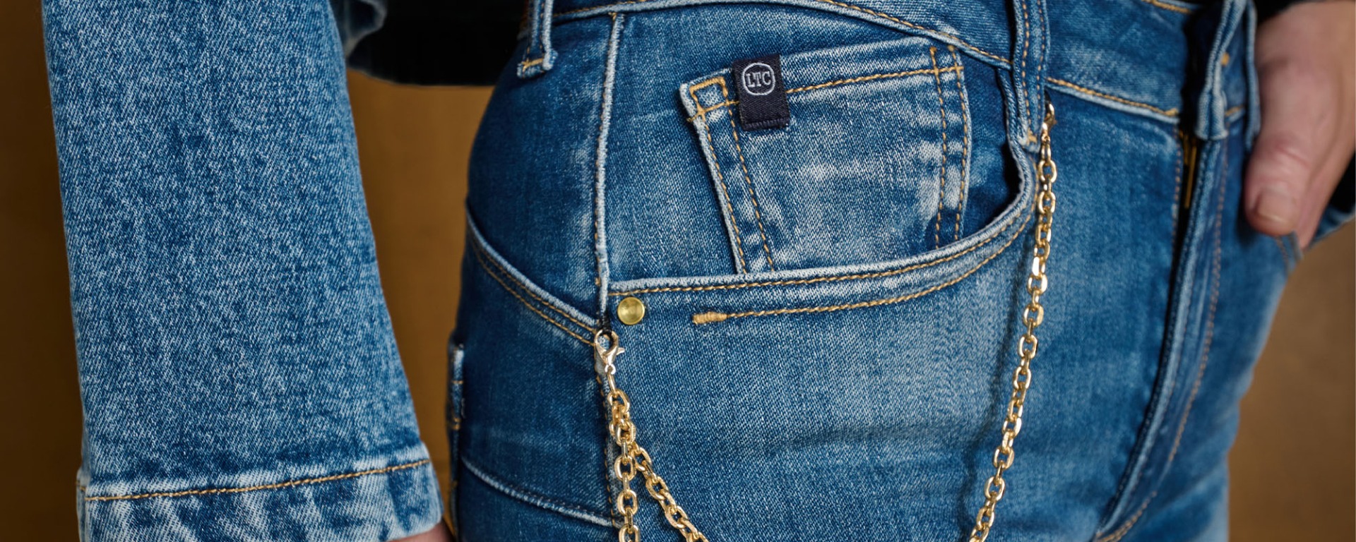 Finishes Jeans Damen