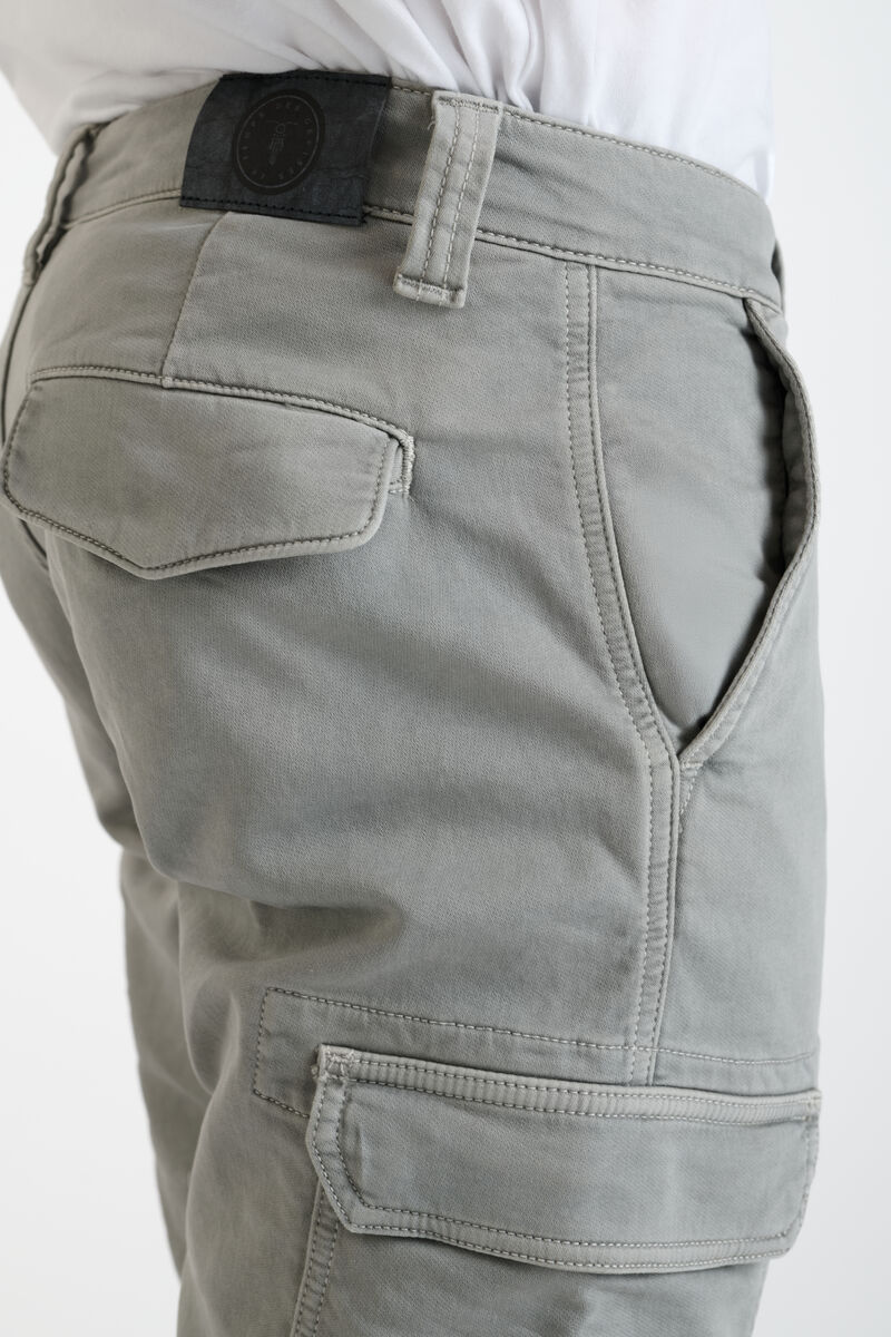Bermuda-short Damon in grau