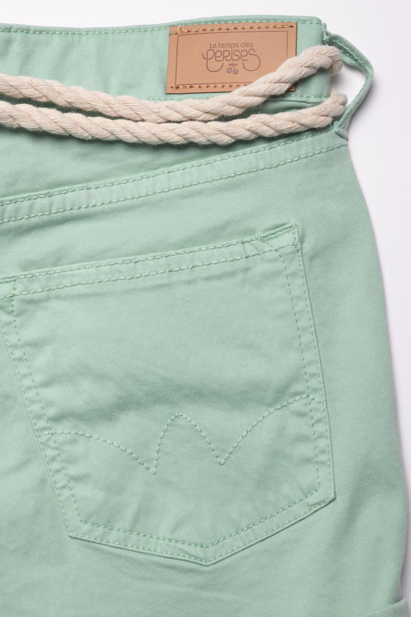Shorts Tiko in grün
