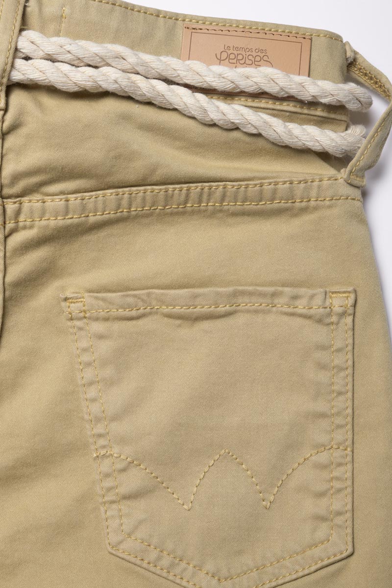 Shorts Tiko in grün