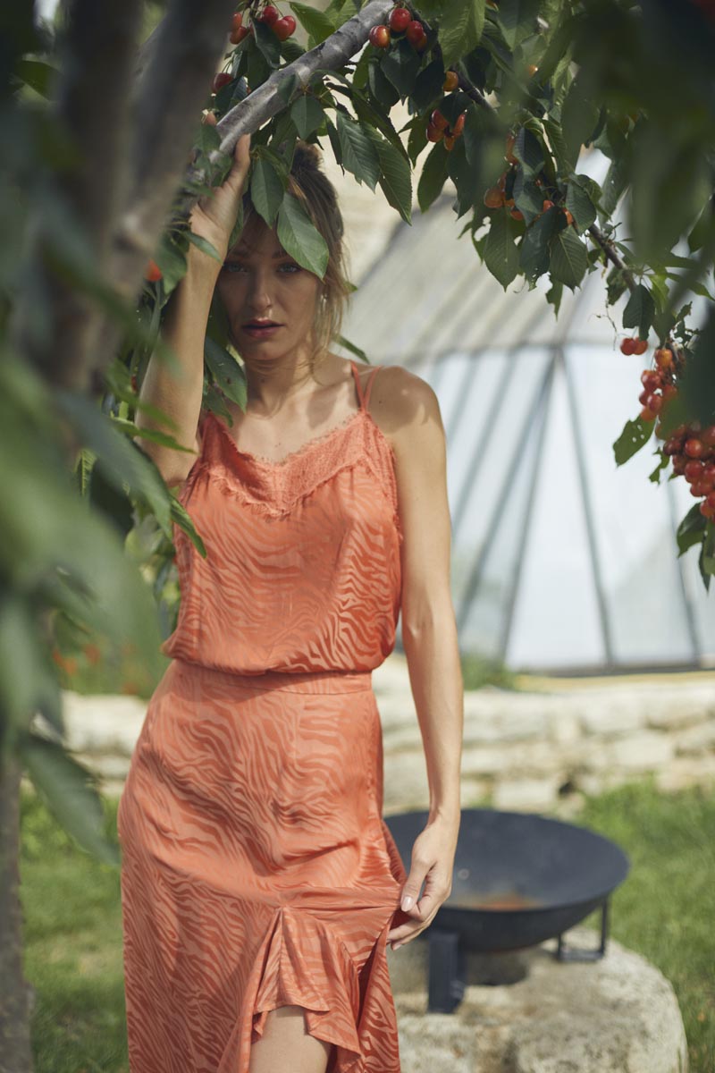 Caraco Ayek aus Jacquard in Korallenorange.
