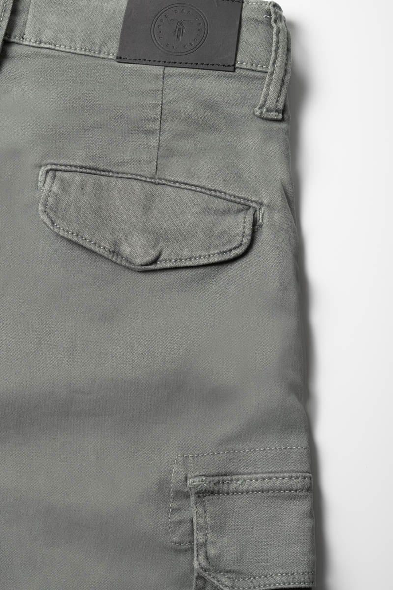 Tapered pants Kalvin in grau