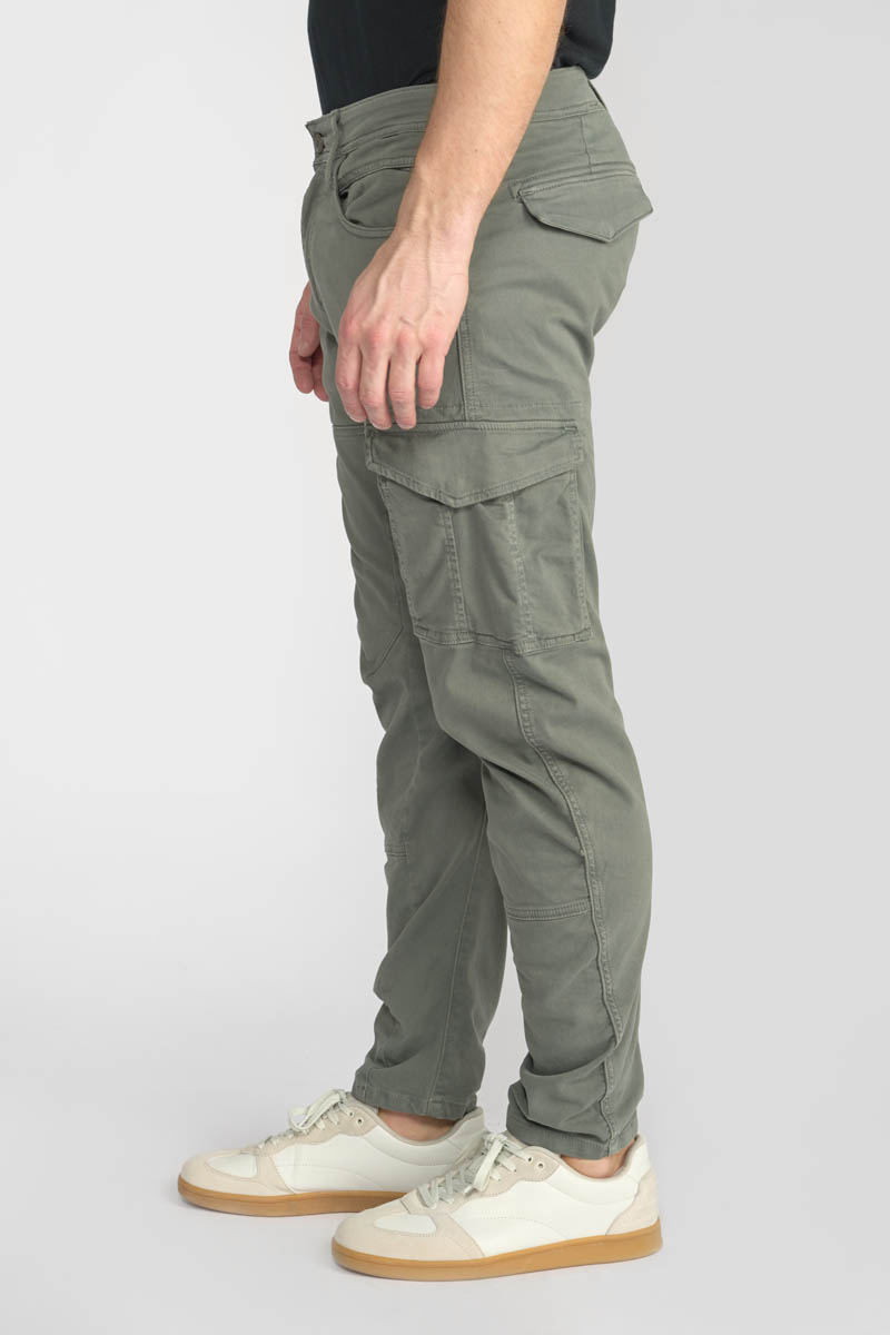 Hose Kuroo in grün