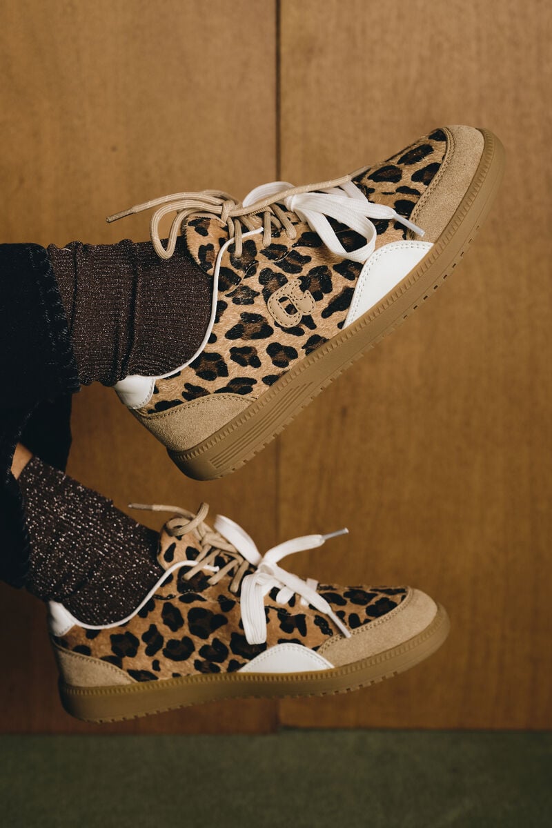 Tess Leo Sneaker