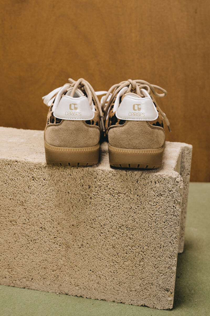 Tess Leo Sneaker