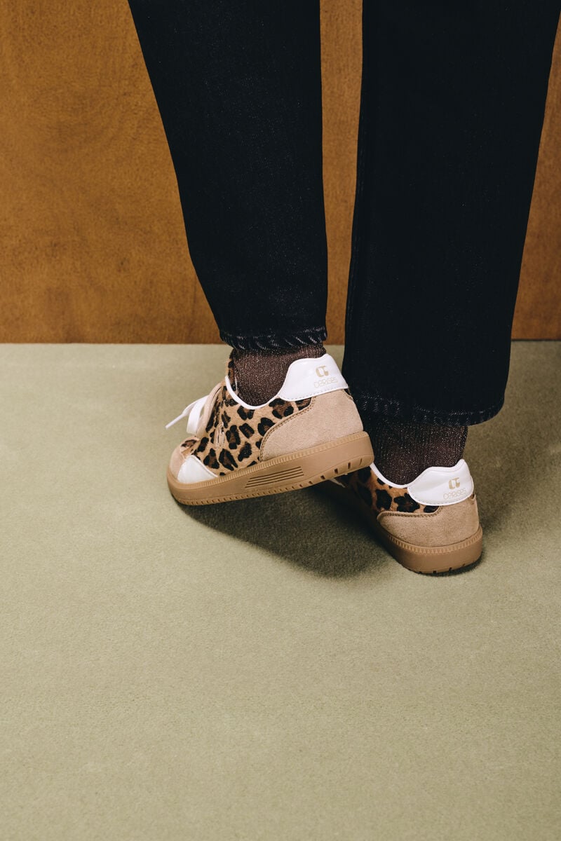 Tess Leo Sneaker