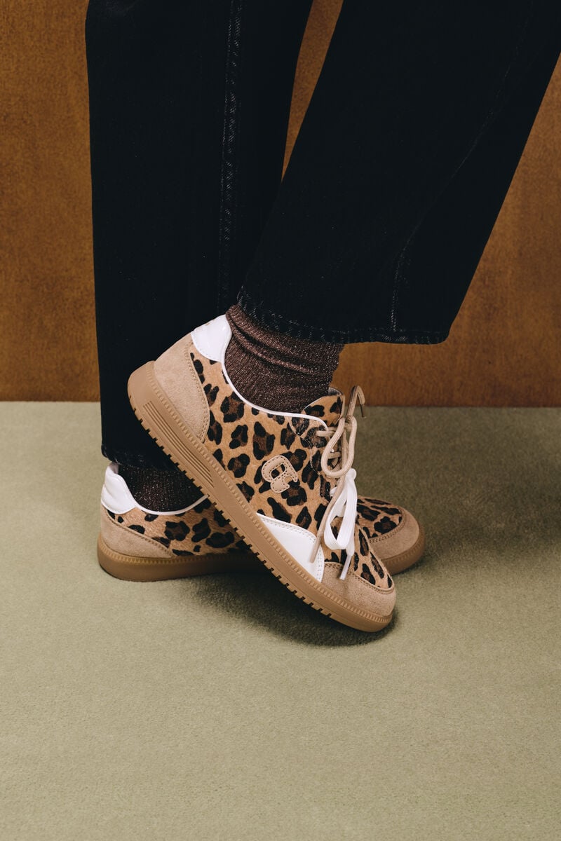 Tess Leo Sneaker