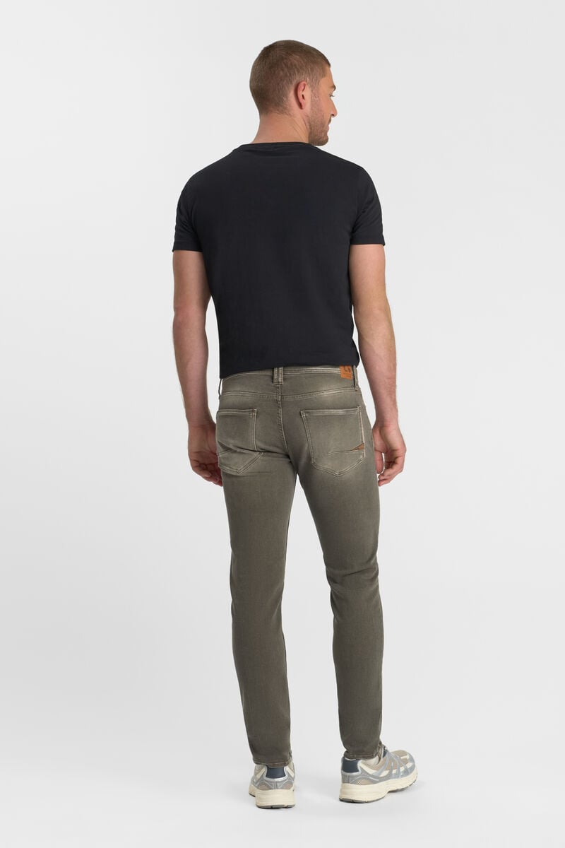 Jeans jogg 700/11 adjusted braun