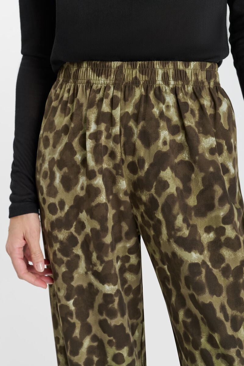 Hose Laria