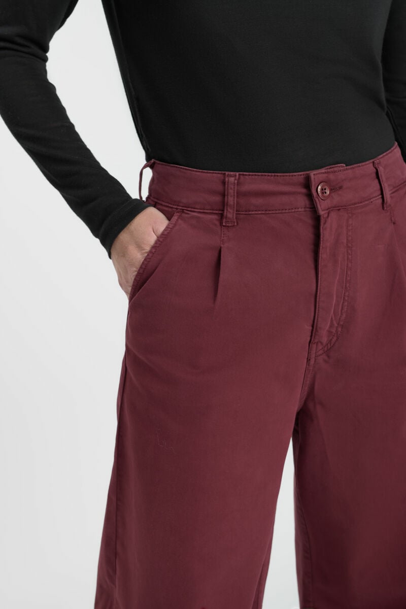 Tasia Hose 