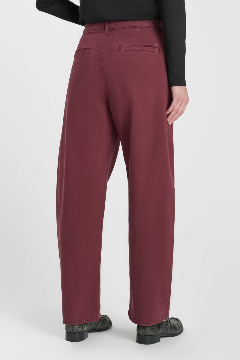 Tasia Hose 