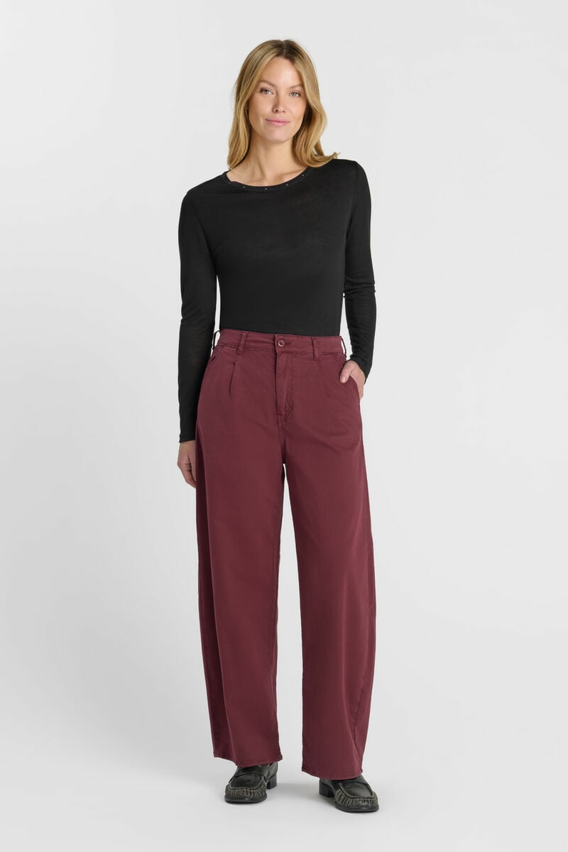 Tasia Hose 