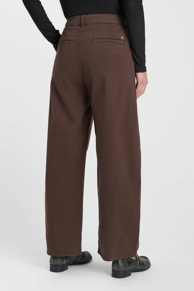  Tasia Hose