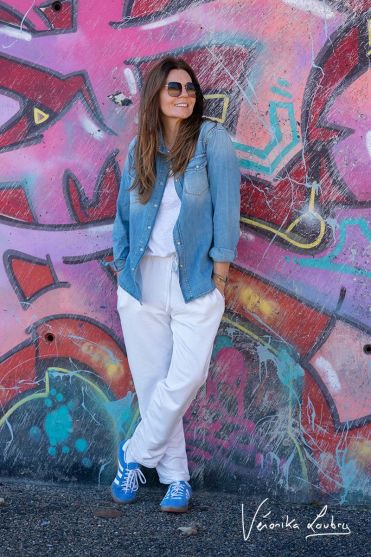 Loose Shirt aus hellblauem Jeansstoff Gérard by Véronika Loubry