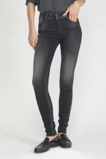 BLACK / BLACK