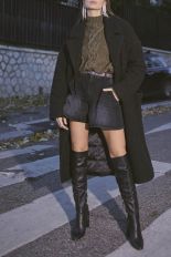 BLACK / BLACK