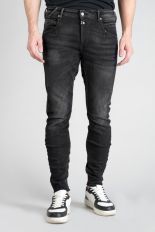 BLACK / BLACK