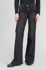 BLACK / BLACK