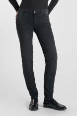 BLACK / BLACK