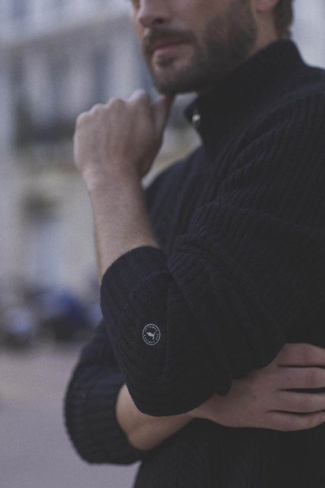 Pullover Krest in schwarz