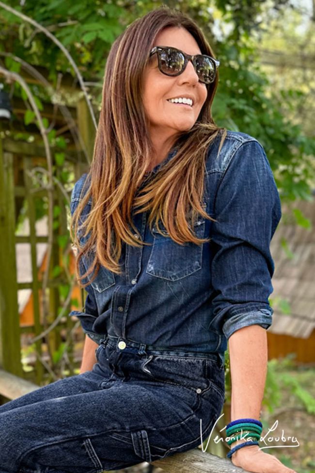 Lockeres blaues Jeanshemd Gérard by Véronika Loubry