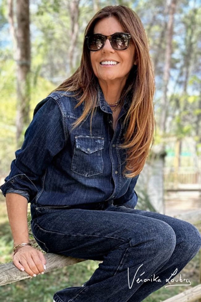 Lockeres blaues Jeanshemd Gérard by Véronika Loubry