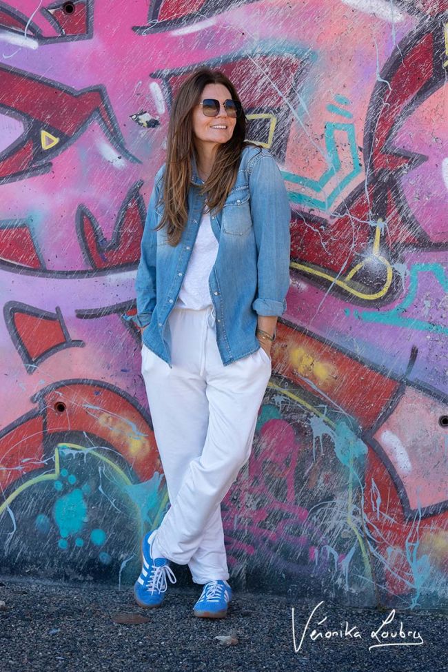 Loose Shirt aus hellblauem Jeansstoff Gérard by Véronika Loubry