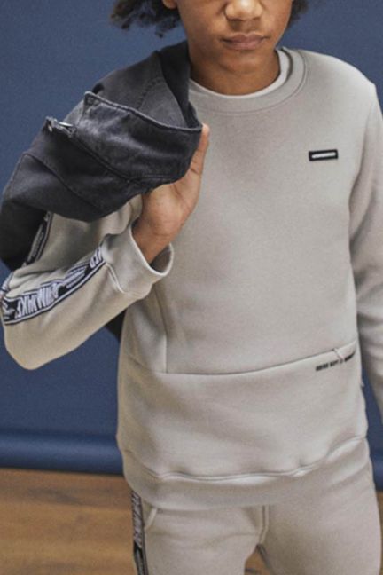 Sweatshirt Kobabo in grau