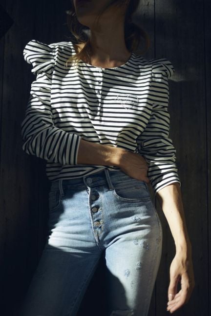Top Demi mit schwarz-weißen Streifen