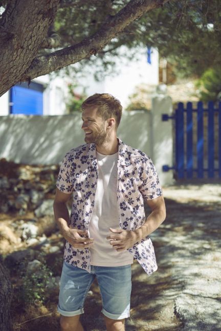 Hemd Postir in rosa mit Blumenmuster