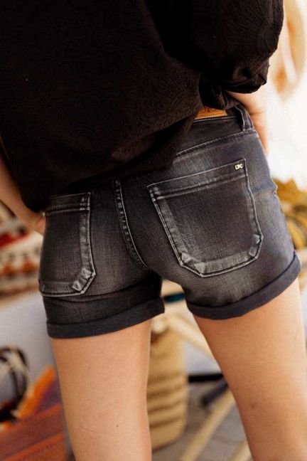 Shorts Bloom in schwarz