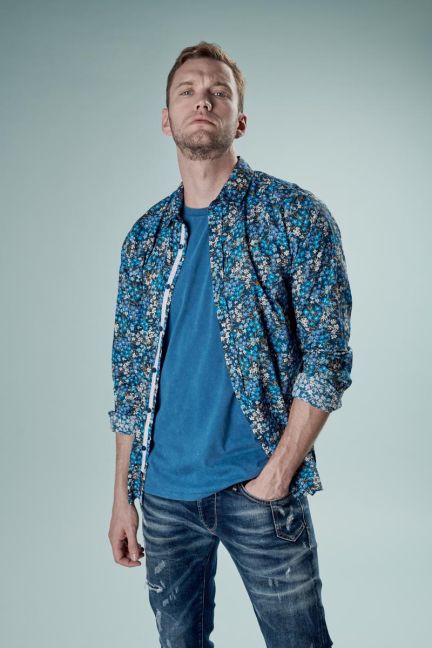 Hemd Griba mit blauem Blumenmuster