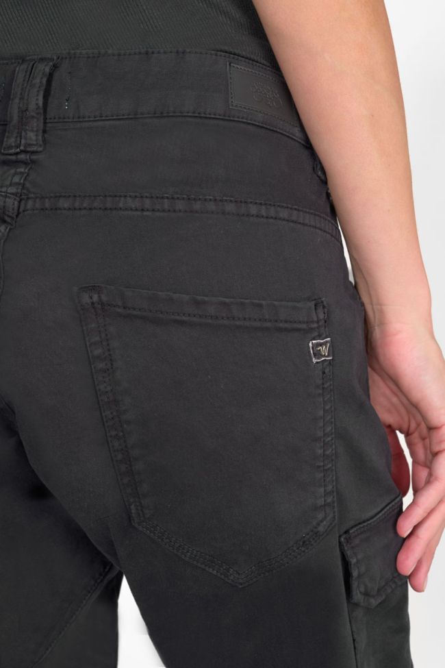 Hose Rivera in schwarz