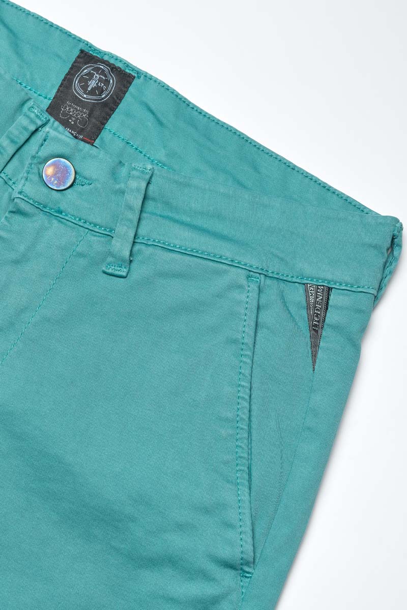 Chino Jas in Wassergrün