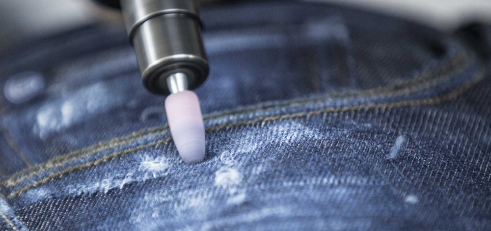 Wie kann man eine destroyed Jeans selber machen?